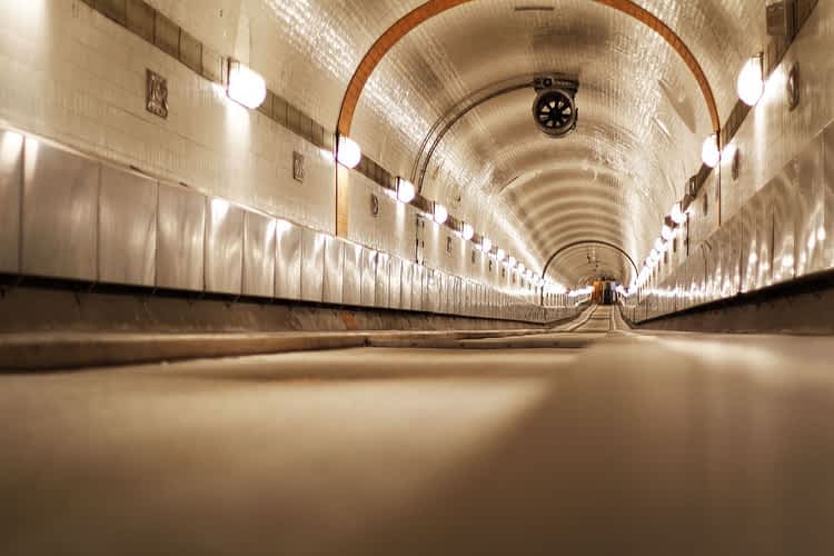 Elbe Tunnel - тунелът под река Елба